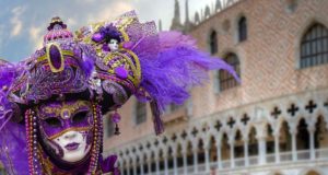 Karneval v Benátkách láká turisty. Proč ho vidět?
