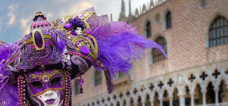 Karneval v Benátkách láká turisty. Proč ho vidět?
