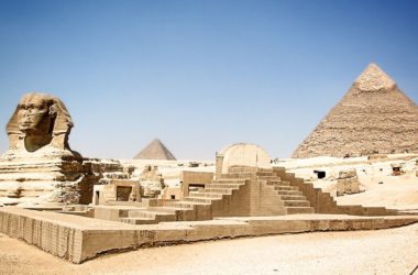 Když večeře, tak s výhledem na egyptské pyramidy
